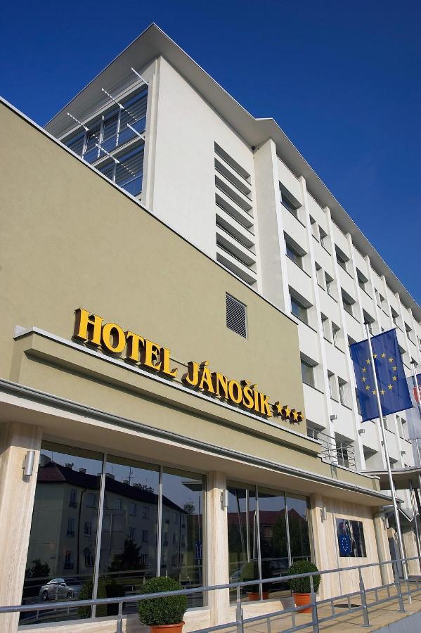 Hotel Janosik Lipótszentmiklós Kültér fotó